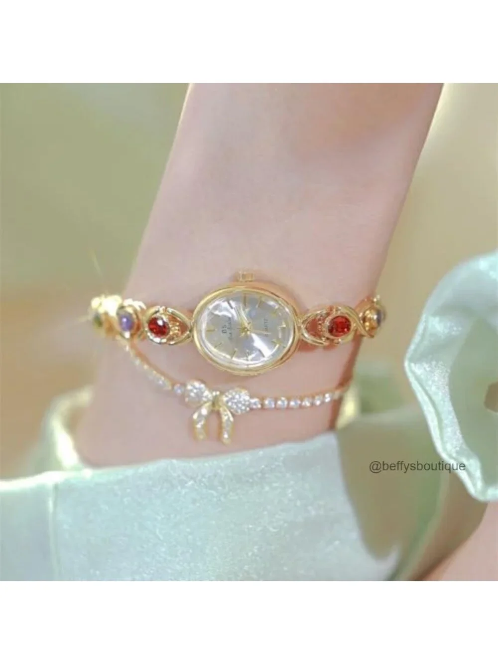 Vintage Gold Oval Dial Crystal Bracelet Watch Women Quartz